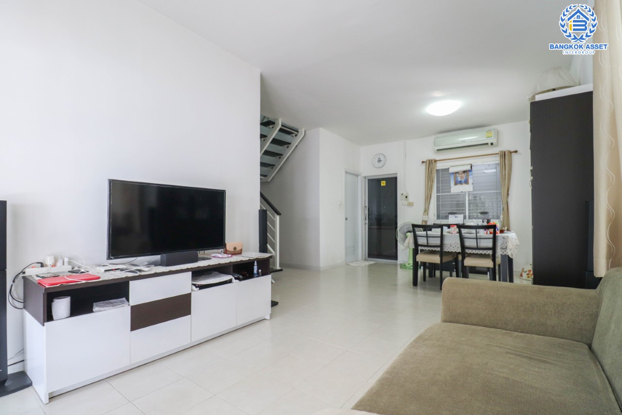 *****ทาวน์เฮ้าส์มือสอง ม.พฤกษา64/1 รังสิต-คลอง3 หลังมุม บนเนื้อที่ 24.5 ตร.ว. 3 ห้องนอน 2 ห้องน้ำ 1 ที่จอดรถ พร้อมเข้าอยู่ได้เลย บนทำเลที่เชื่อมต่อถนนรังสิต-นครนายก, คลอง4 ใกล้ห้างสรรพสินค้าฟิวเจอร์พาร์ครังสิต จุดขึ้นทางด่วน "อุตราภิมุข" และรถไฟฟ้าสายสีแดง "สถานีคลองหนึ่ง"